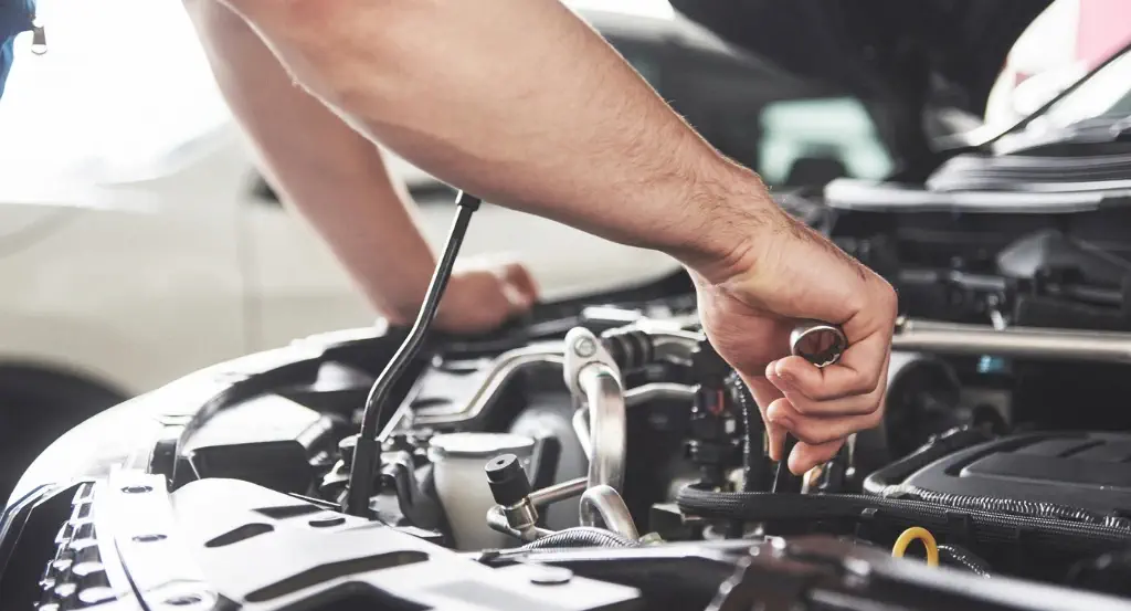 Tire Salun: Best Workshop to Fix Engine Problems Dubai